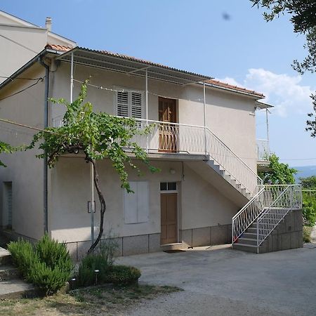 Hostel Guesthouse Mira أوميس المظهر الخارجي الصورة